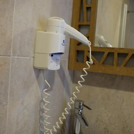 Ceneviz 호텔 아드라산